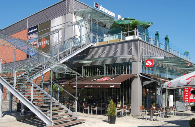 Pearl Bowling Center Budapest Hungary 16X9 02