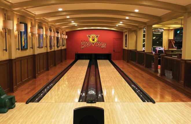 Image looking down lane with Mad-Ants Masking Unit