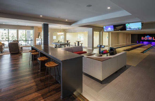 Center Stage Furniture and bar table top with 4 stools