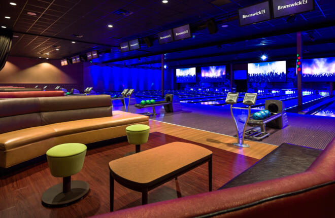 Itz Bowling Center in Willowbrook, TX