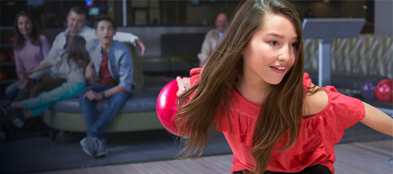 Sync Invicta Young Female Bowling